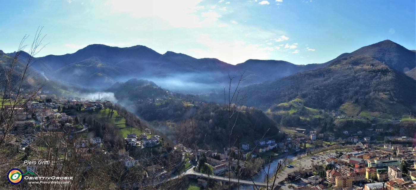 11 Panoramica su Zogno ,i suoi monti , le sue frazioni verso sud.jpg